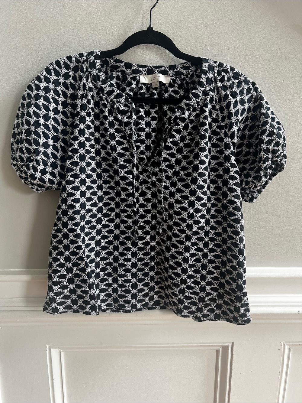 LOFT Black White Eyelet Puff Sleeve Tie Neck Blouse Size s